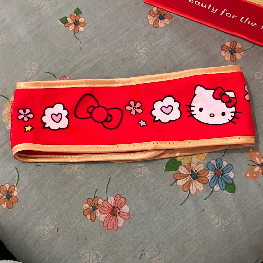 Hello Kitty Holiday Decor Set - Red and White - Picture 7 of 11